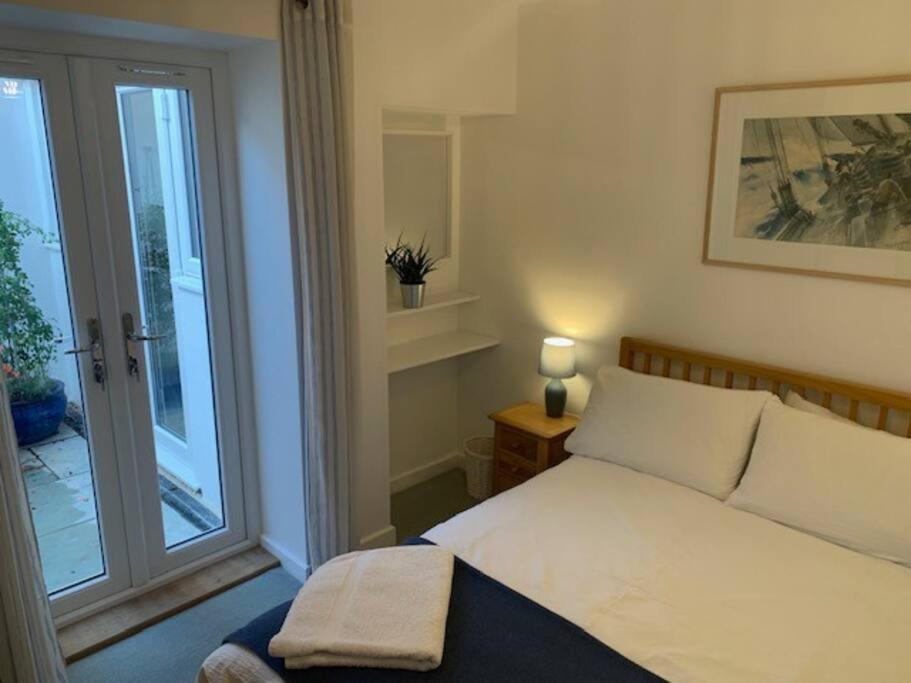 Newly Refurbished Uplyme Getaway Apartment Exterior photo
