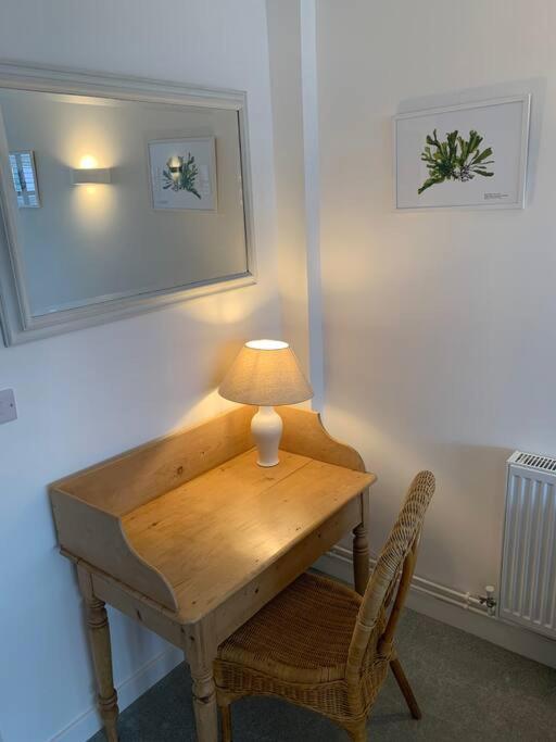 Newly Refurbished Uplyme Getaway Apartment Exterior photo